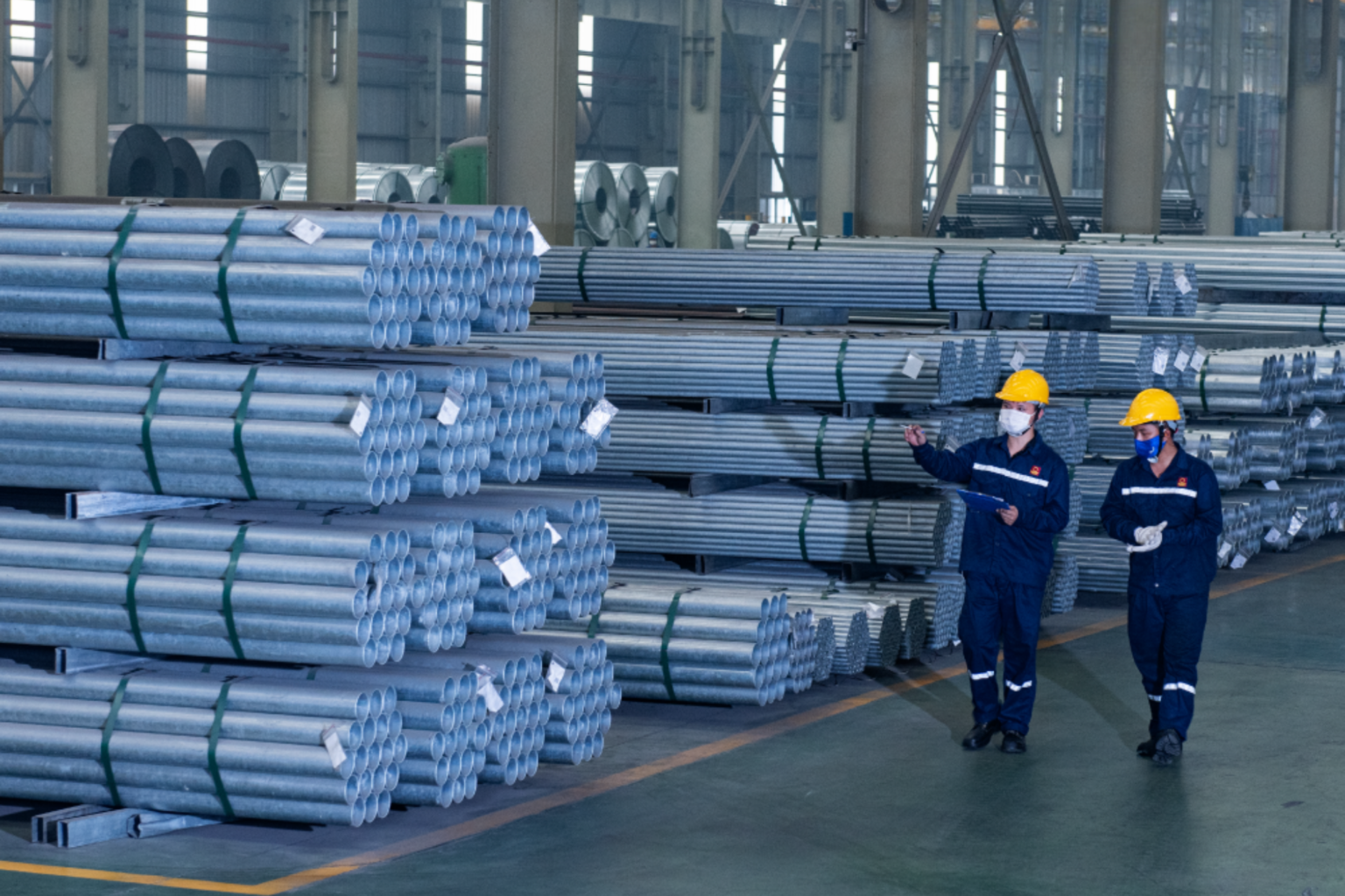 ống mạ kẽm nhúng nóng Hoa Sen được sản xuất với dây chuyền đáp ứng các tiêu chuẩn kỹ thuật, phù hợp mọi nhu cầu 