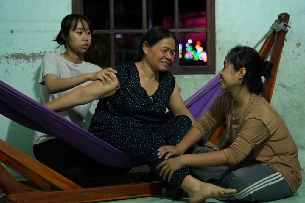 Gia đình Minh Thư cũng thiếu vắng hình bóng người cha, người trụ cột