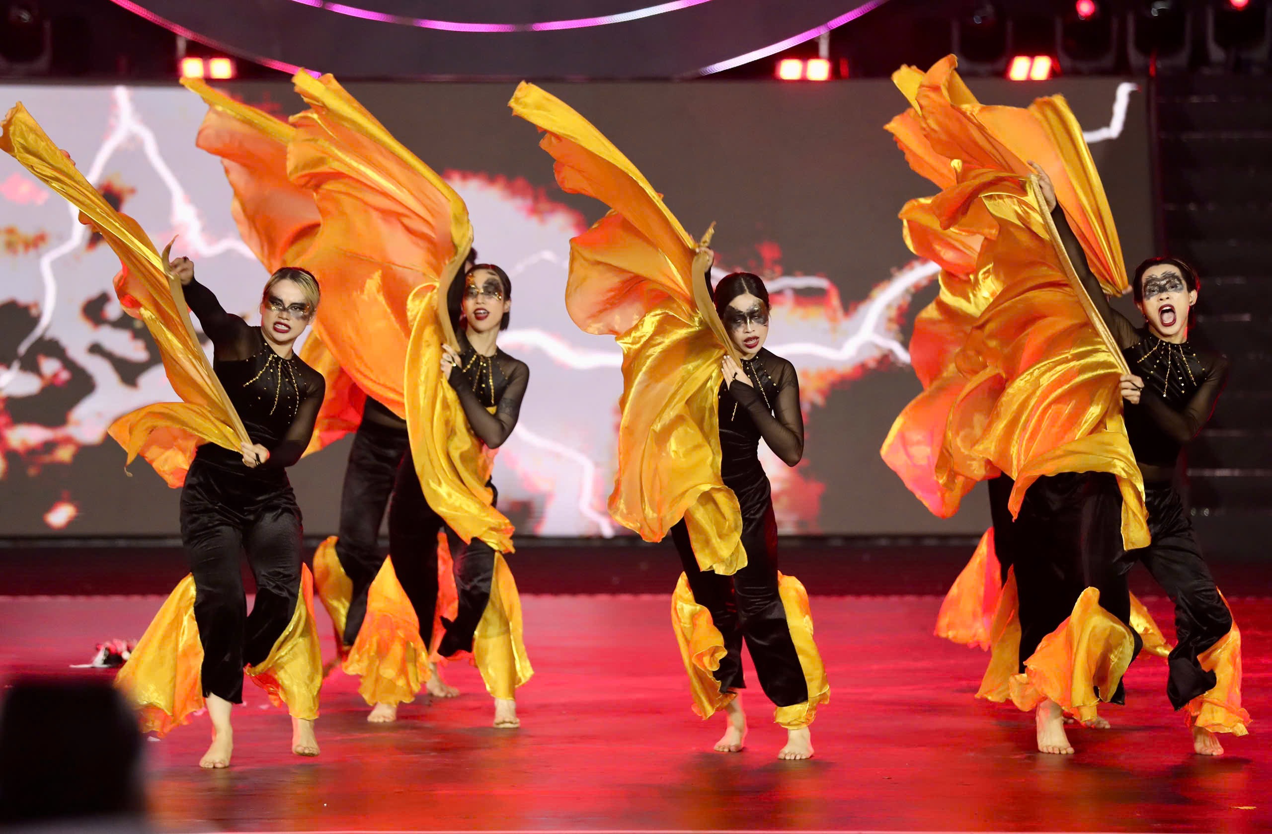 Nhóm F.E.D CREW đoạt giải quán quân Dalat Best Dance Crew 2025 – Hoa Sen Home International Cup