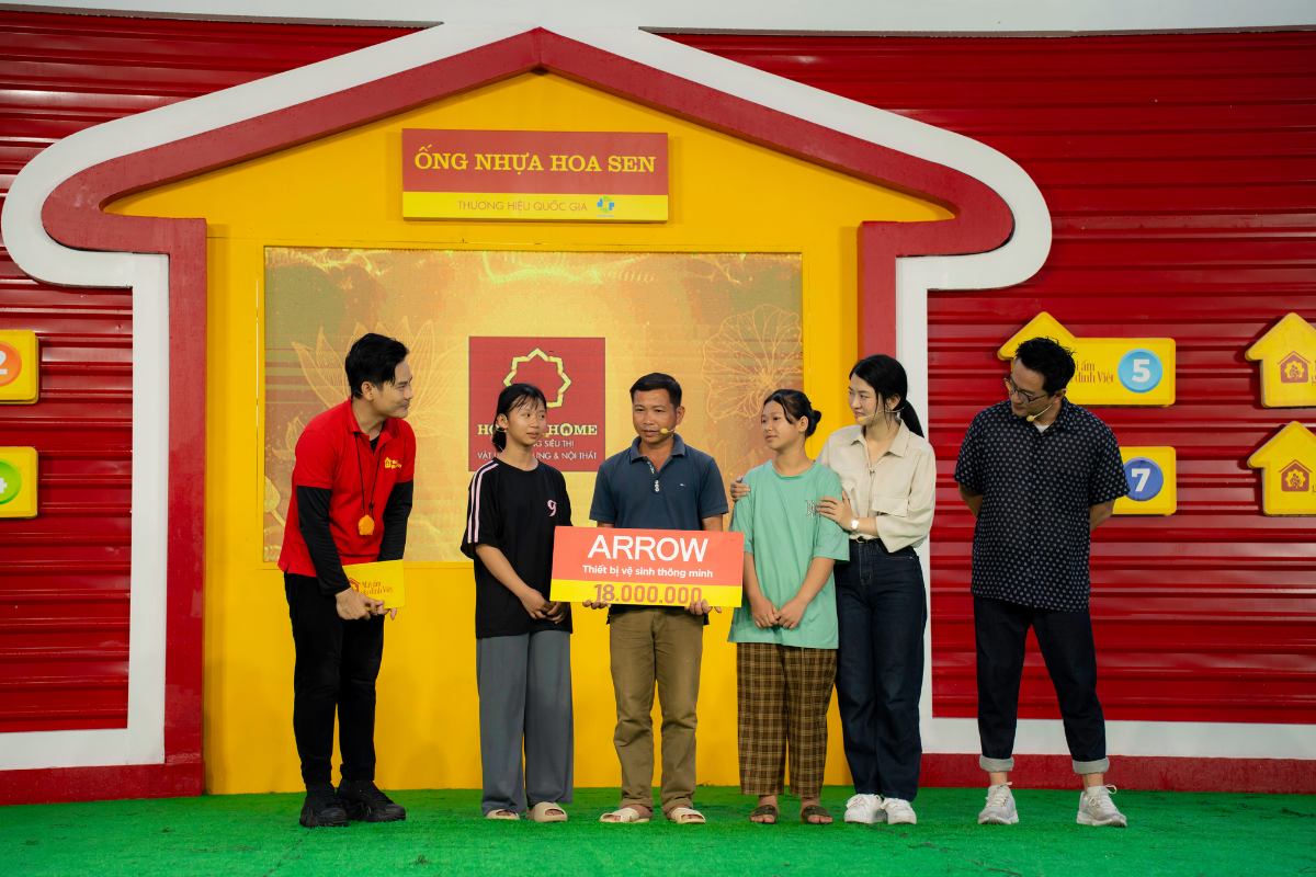 Khoảnh khắc hạnh phúc khi các gia đình nhận tiền thưởng từ chương trình – món quà thiết thực giữa muôn vàn khó khăn