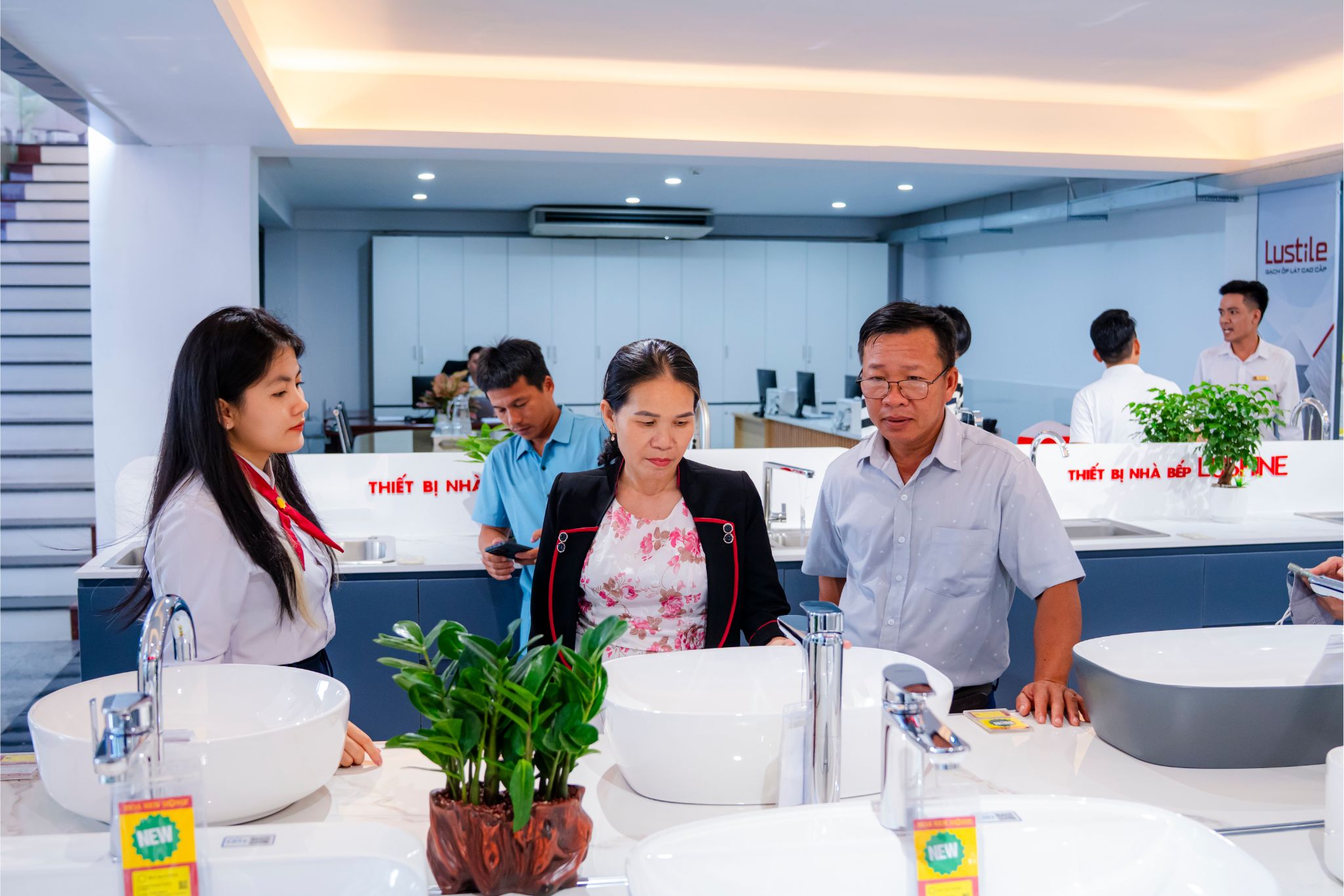 Hệ thống Hoa Sen Home luôn giữ vững cam kết 4Đ trong kinh doanh, áp dụng nghiêm ngặt, xuyên suốt trên toàn hệ thống: Đúng tiêu chuẩn – Đúng chất lượng – Đủ hóa đơn – Được bảo hành.