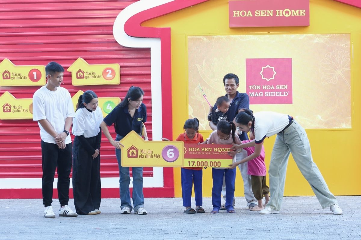 Gia đình em Hồ Thị Thùy về thứ ba